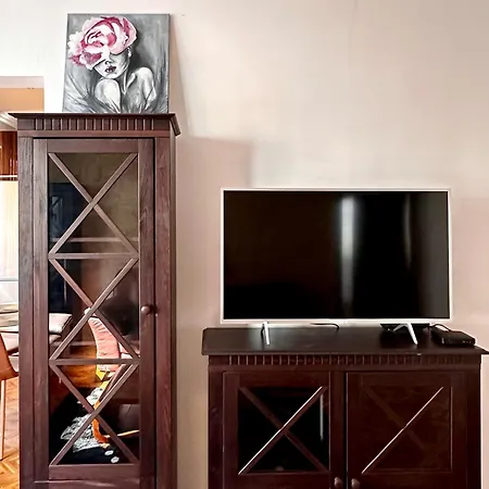 Luxury 2-bedroom - In The Centre * 布尔加斯