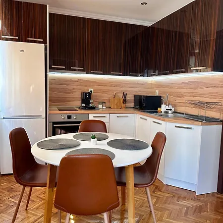 Luxury 2-bedroom - In The Centre *